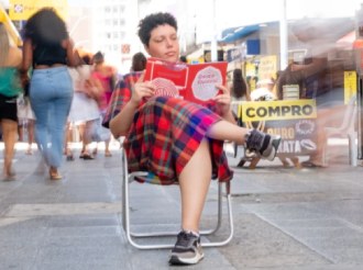 Cotidiano dos ambulantes do Centro de Maceió vira livro ilustrado