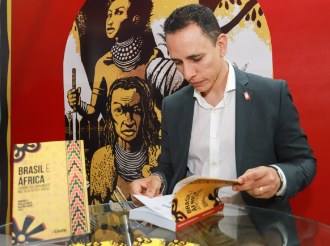 Professor de História debate escravidão em Encontro Internacional na Bahia