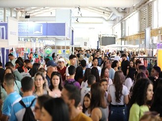 Mais de 400 mil visitantes e 520 mil livros vendidos: os números da Bienal 2025