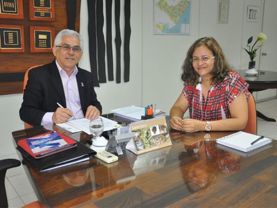 O reitor Eurico Lôbo e a coordenadora Sandra Nunes
