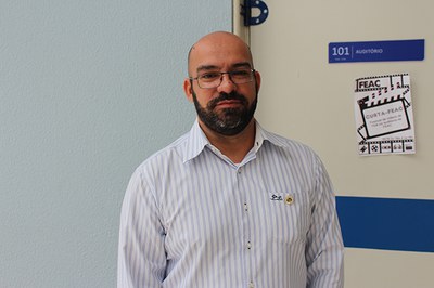 O professor e coordenador do PET Economia, Cid Olival